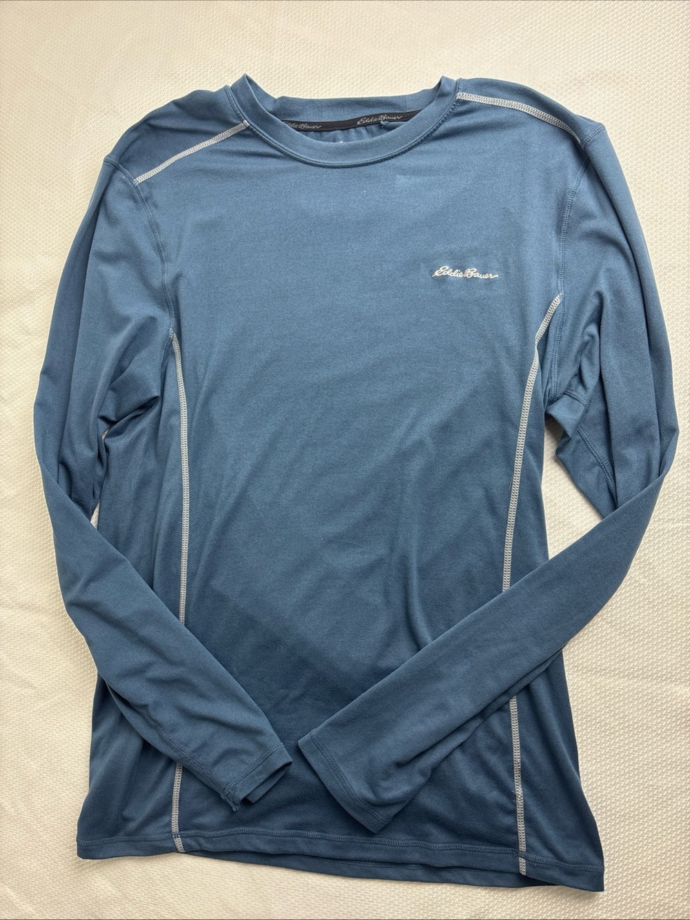 Eddie Bauer performance series, base layer, crew in dusty indigo Size M Stretch